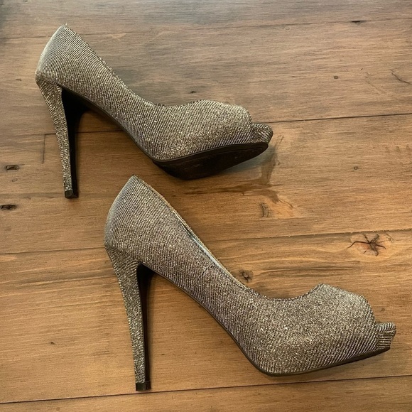 𝅺MICHAEL Silver Fabric Glitter Peep Toe Pumps Heels - Picture 5 of 9